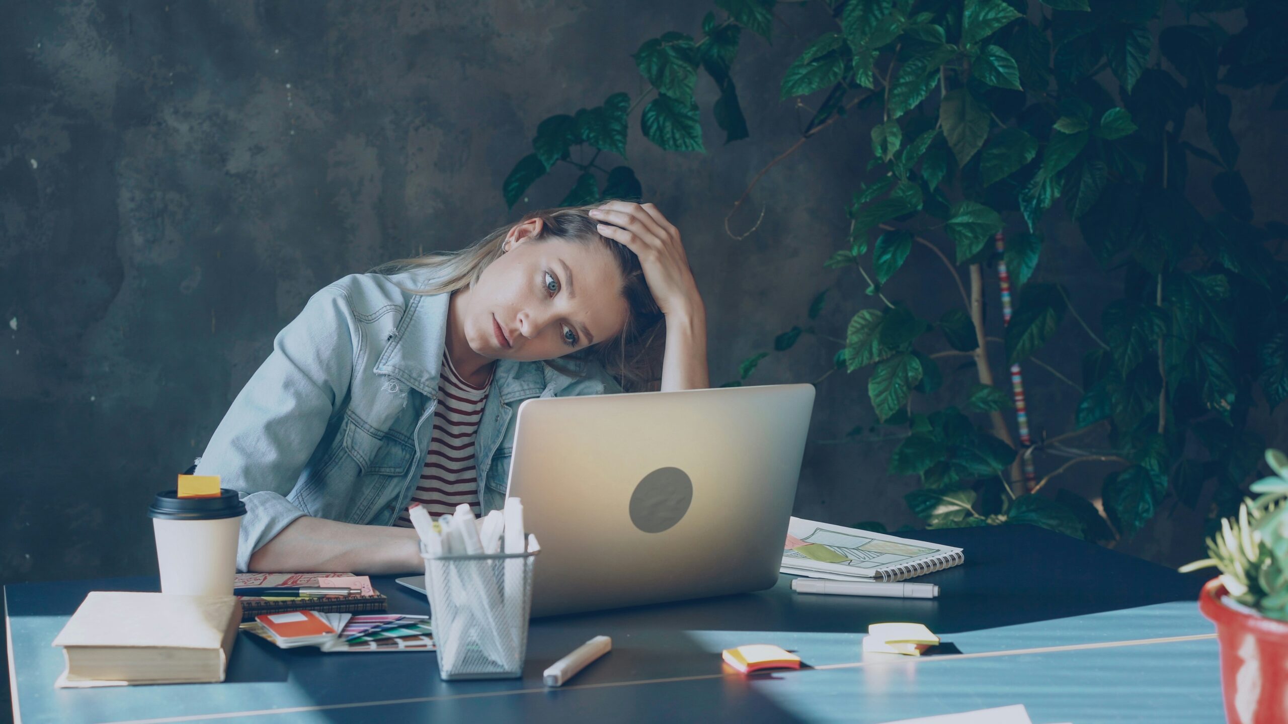 Como lidar com a depressão de segunda-feira causada por um chefe ruim